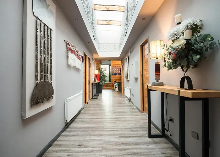 Maki Hotel
